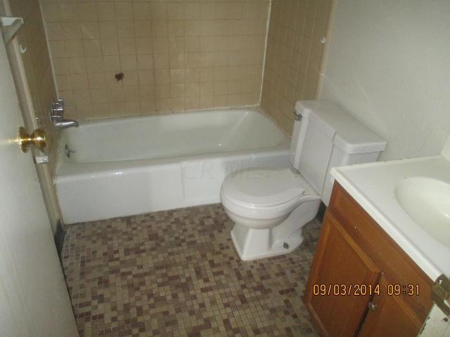 5726 Beechcroft Road, Unit E Columbus, OH 43229 - Photo 9 of 12
