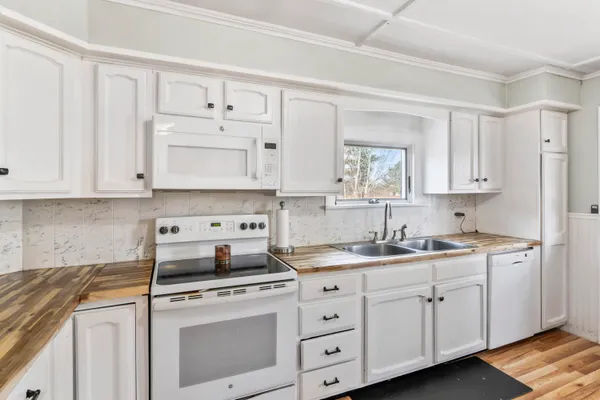 $359,900 | 5 Webb Road, Waterville, ME 04901