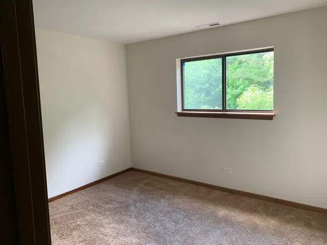 $1,800 | 2220 Abbeywood Drive, Unit F, Lisle, IL 60532