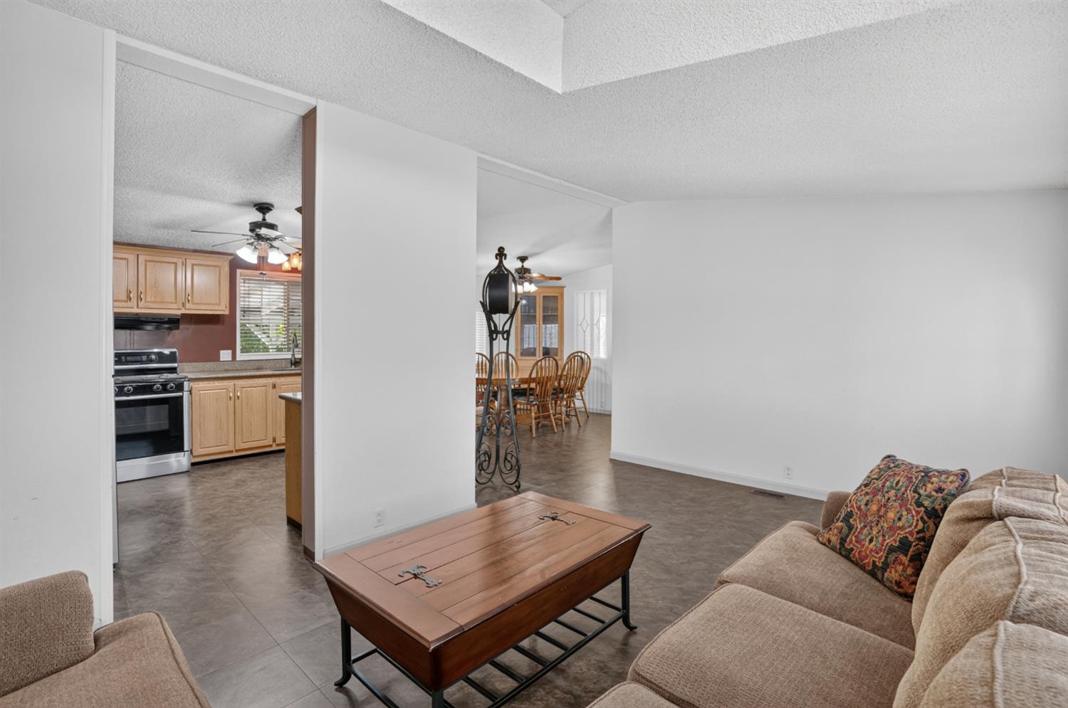 26174 Fuhrman Road Acampo, CA 95220 - Photo 6 of 47 Gallery Image 6