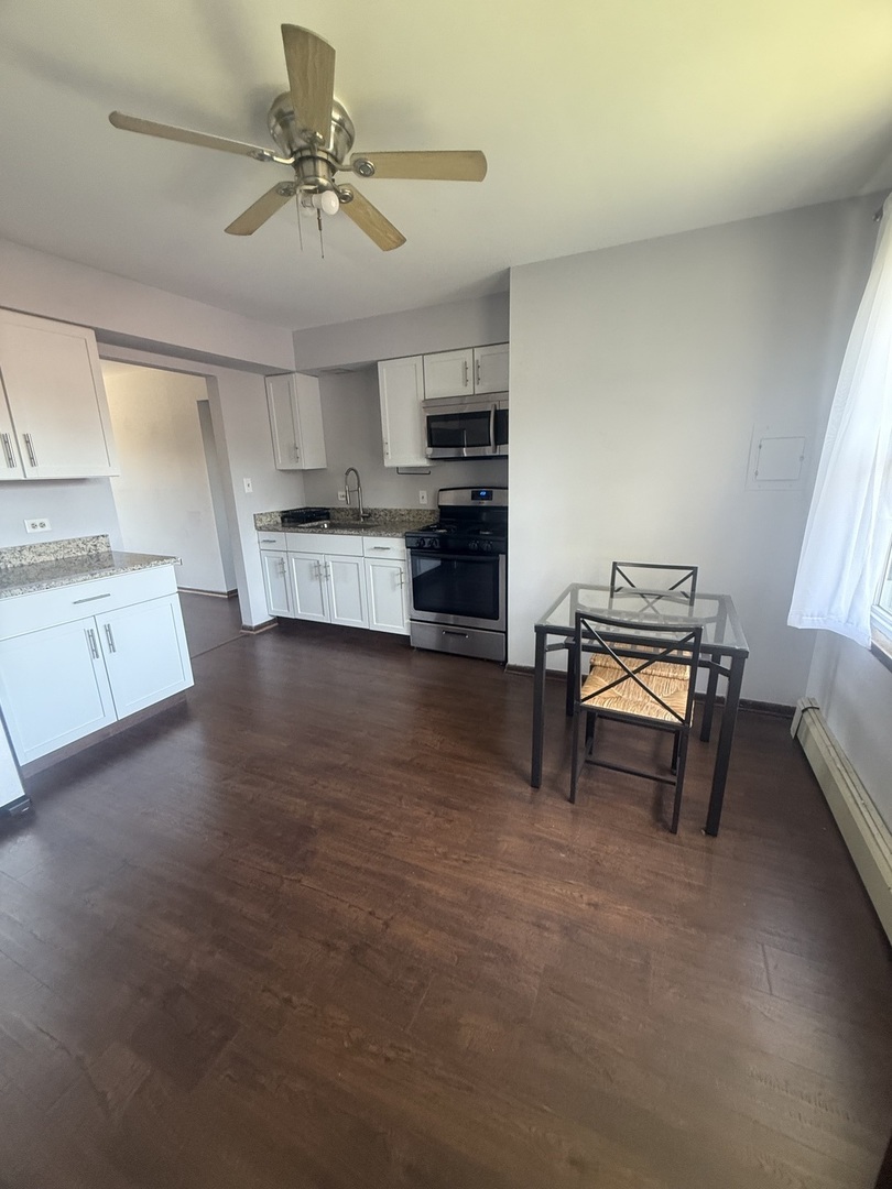 7601 Banks Street, Unit 2E Justice, IL 60458 - Photo 4 of 10
