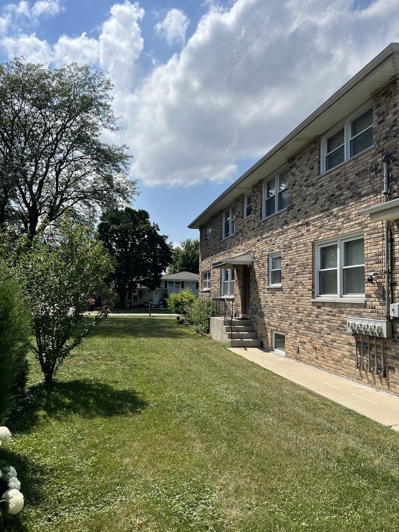 7601 Banks Street, Unit 2E Justice, IL 60458 - Photo 9 of 10