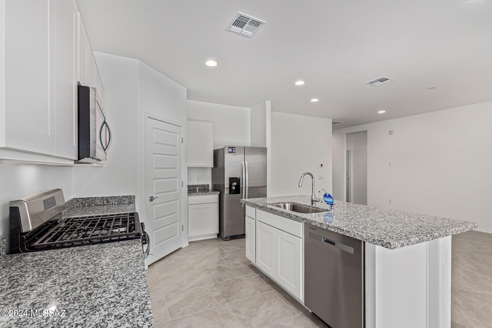 12479 West Barnett Road Marana, AZ 85653 - Photo 11 of 43