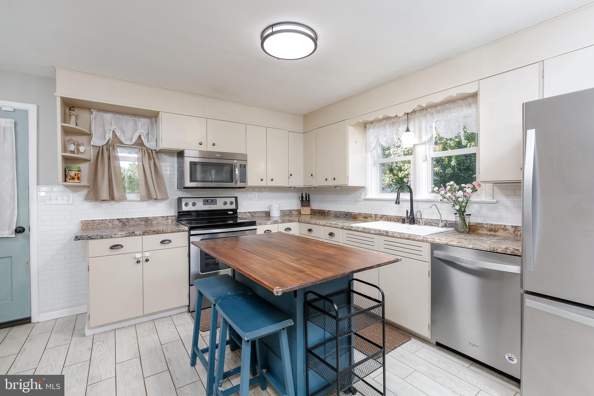 4430 Upper Beckleysville Road Hampstead, MD 21074 - Photo 11 of 34