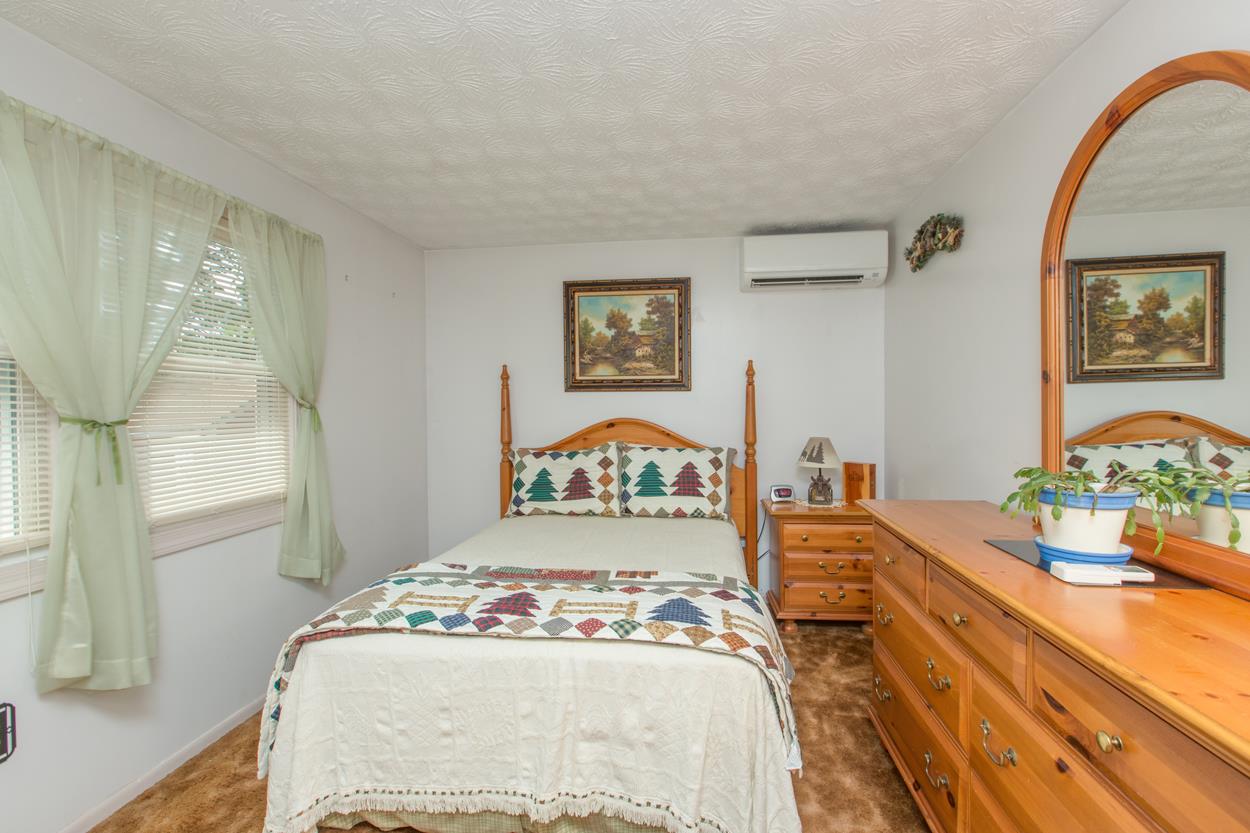 8 Penobscot Road Nashua, NH 03062 - Photo 17 of 33