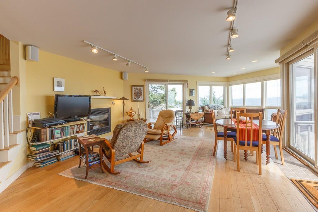 67 Cliff Road New Harbor, ME 04554 - Photo 13 of 28 Photo