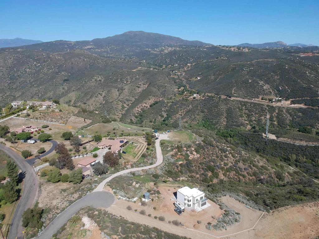 9782 Chocolate Creek Road El Cajon, CA 92021 - Photo 11 of 22