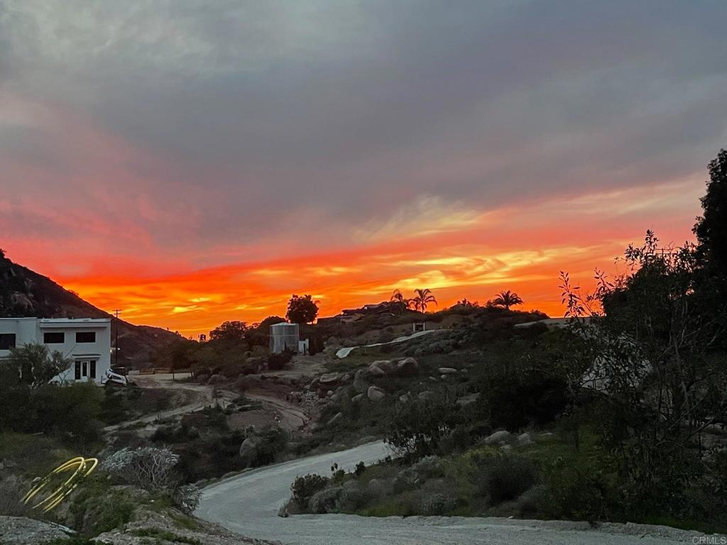 9782 Chocolate Creek Road El Cajon, CA 92021 - Photo 7 of 22