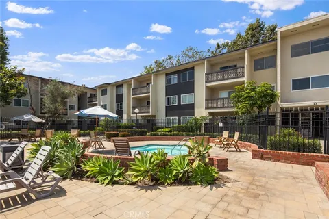 $580,000 | 12200 Montecito Road, Unit D102, Seal Beach, CA 90740