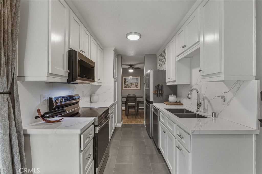 12200 Montecito Road, Unit D102 Seal Beach, CA 90740 - Photo 10 of 48