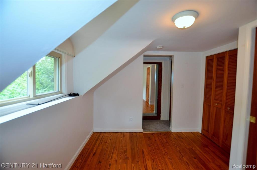 31395 West Nine Mile Road Farmington Hills, MI 48336 - Photo 30 of 40