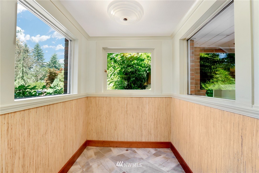 19411 Grannis Road Bothell, WA 98012 - Photo 9 of 24