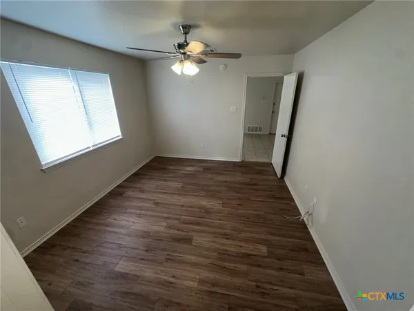 a view of empty room with window