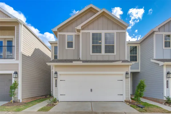 $2,695 | 10329 Harmon Smith Dr., Houston, TX 77054