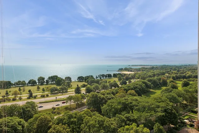 $485,000 | 5555 North Sheridan Road, Unit 1506, Chicago, IL 60640