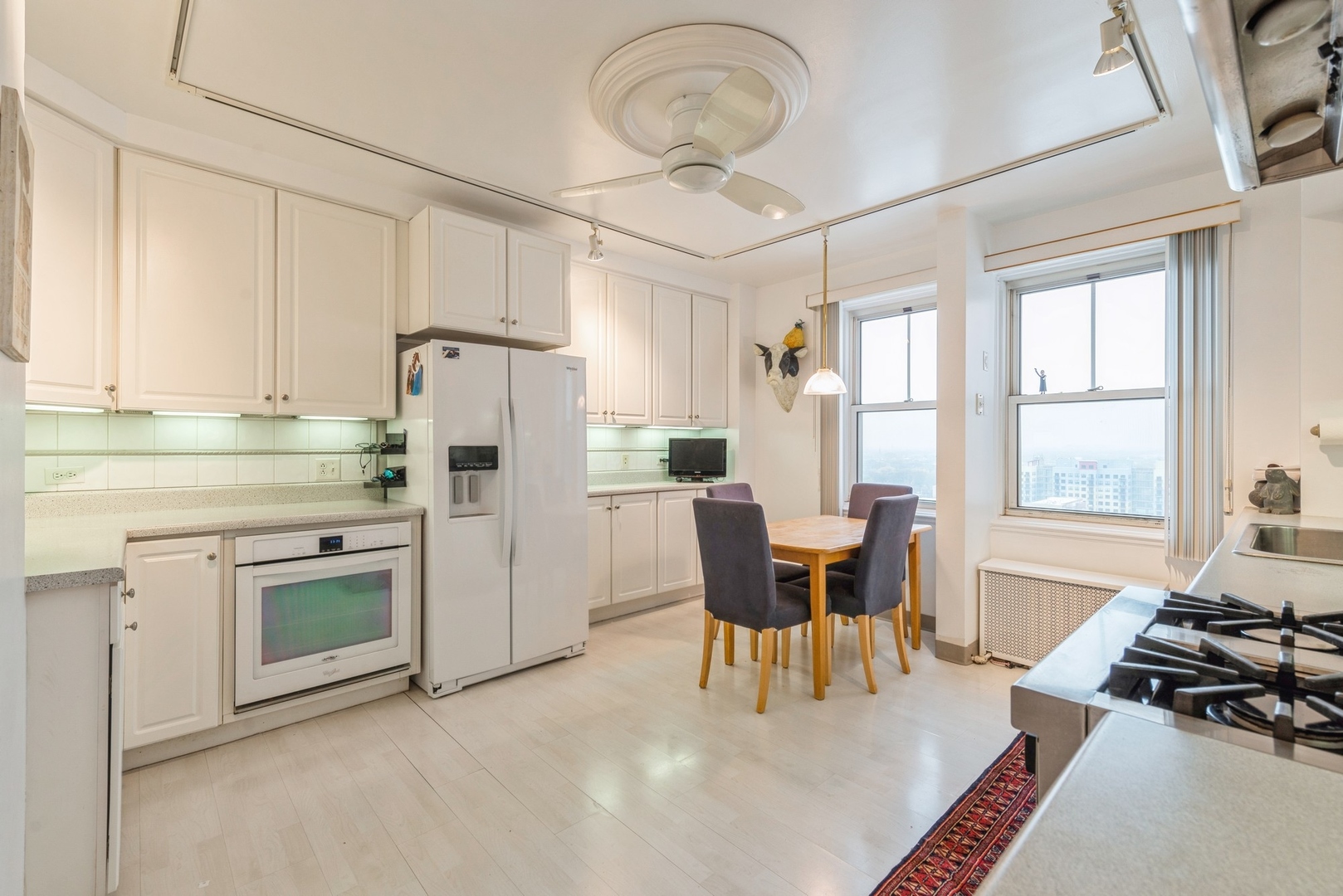 5555 North Sheridan Road, Unit 1506 Chicago, IL 60640 - Photo 8 of 30