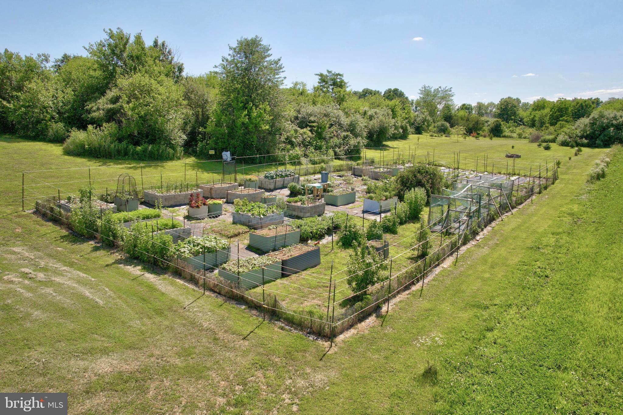 225 North Grant Road Thomasville, PA 17364 - Photo 36 of 49 Garden Beds