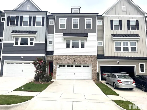 $2,395 | 822 Amley Place, Apex, NC 27523