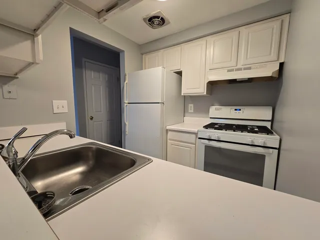 $139,900 | 35161 Terrybrook Drive, Sterling Heights, MI 48312