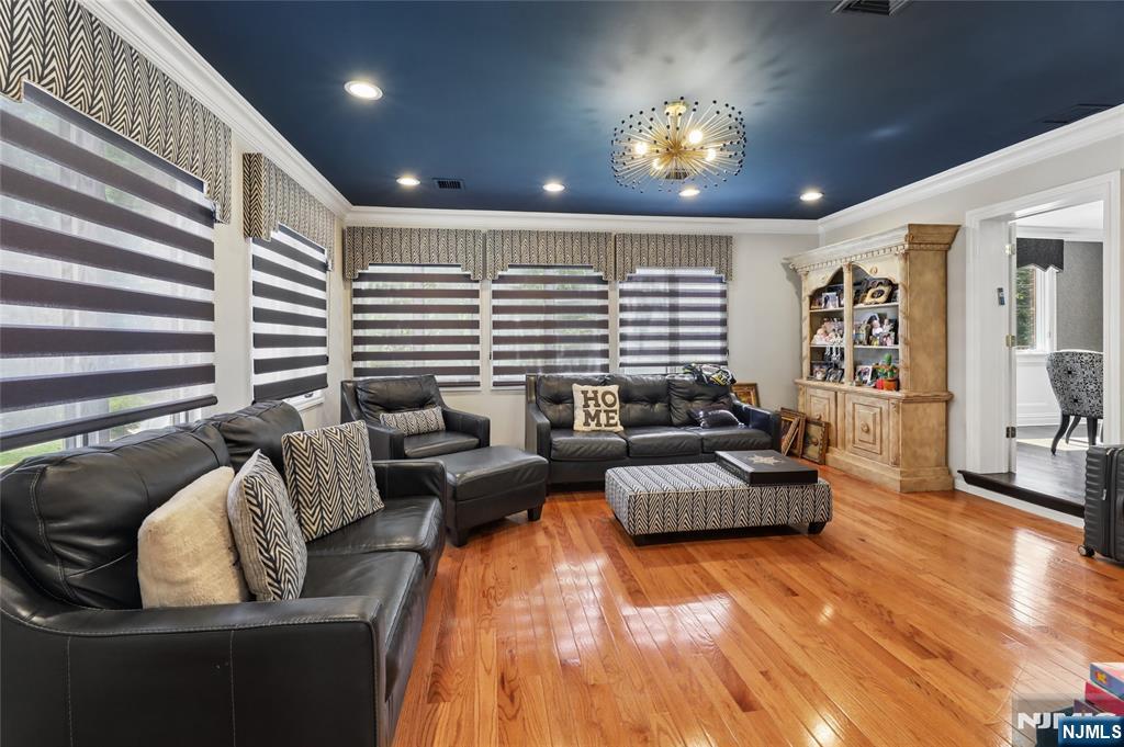 1474 Windsor Road Teaneck, NJ 07666 - Photo 10 of 41