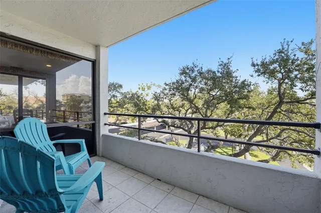 $600,000 | 6415 Midnight Pass Road, Unit 310, Sarasota, FL 34242