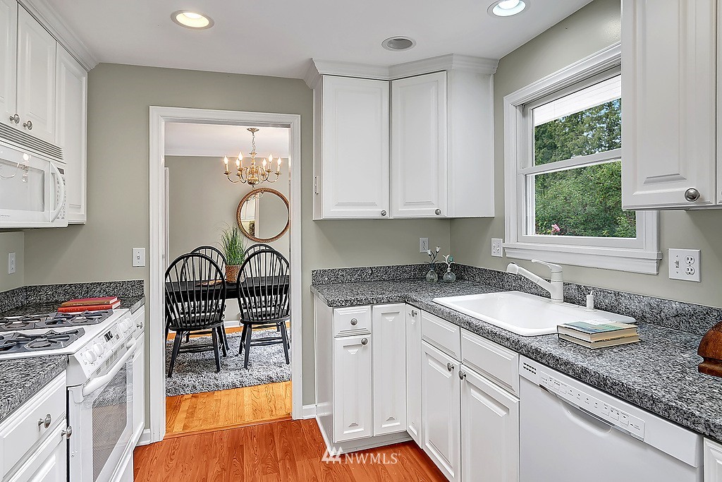 1003 Spruce Street Edmonds, WA 98020 - Photo 10 of 23 Gallery Image 10