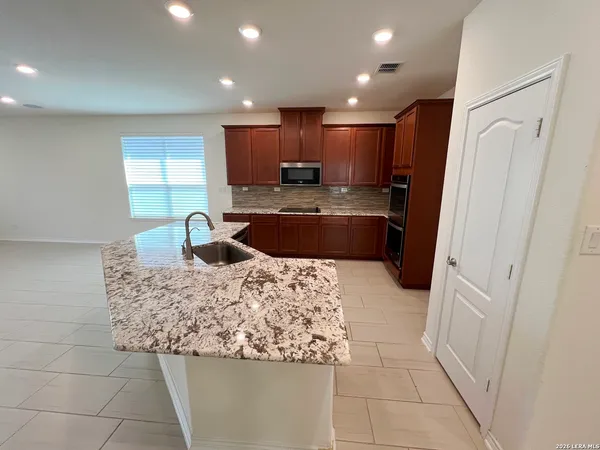 $1,795 | 2118 Themis Way, San Antonio, TX 78245