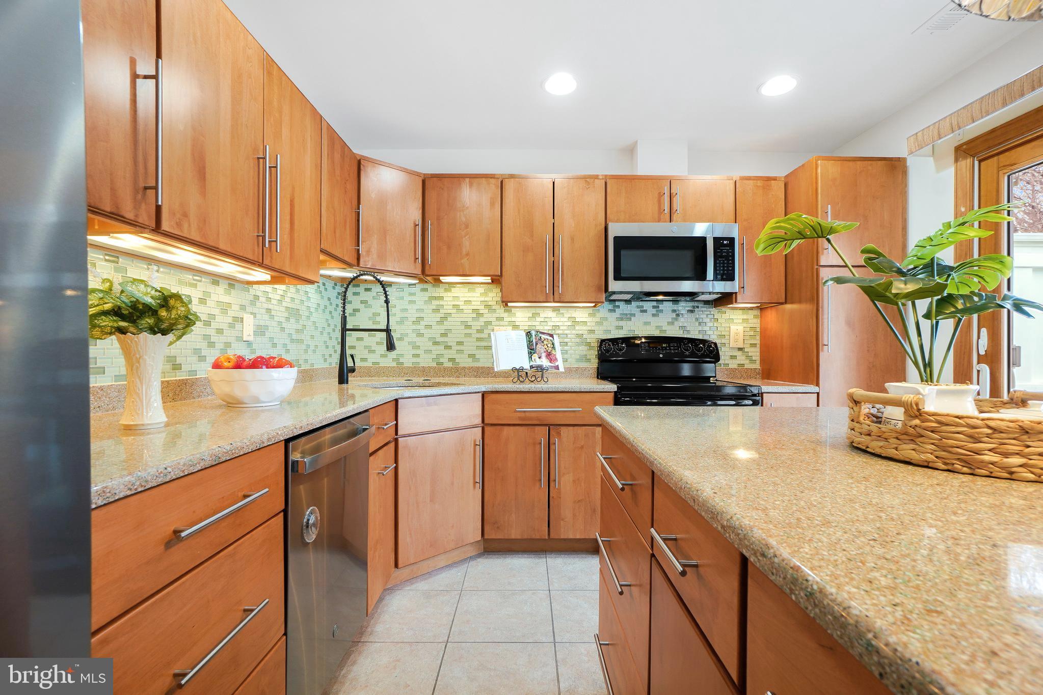 3506 Fiske Terrace, Unit 153A Silver Spring, MD 20906 - Photo 12 of 43 Stainless Steel appliances and backsplash