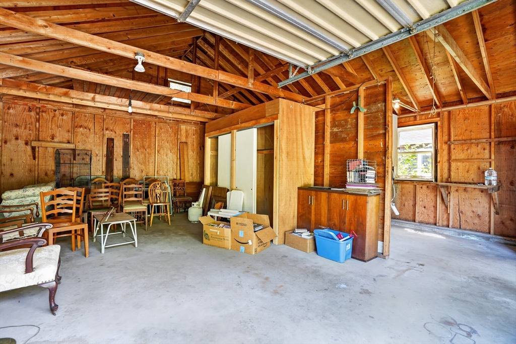 132 S Road Chilmark, MA 02535 - Photo 10 of 34