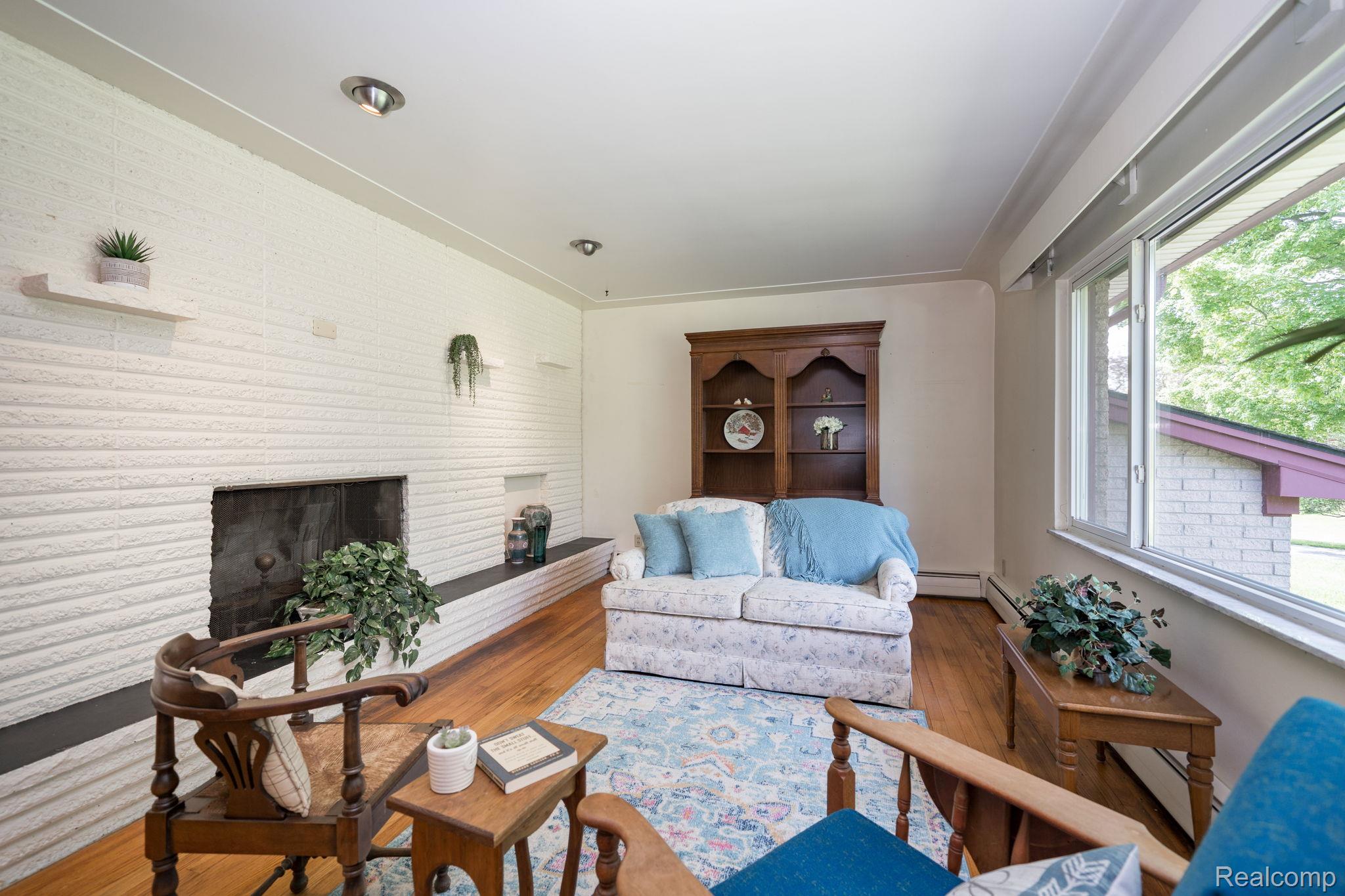 5871 Brewster Road Rochester, MI 48306 - Photo 18 of 50 7-web-or-mls-5871 Brewster Rd-7.jpg