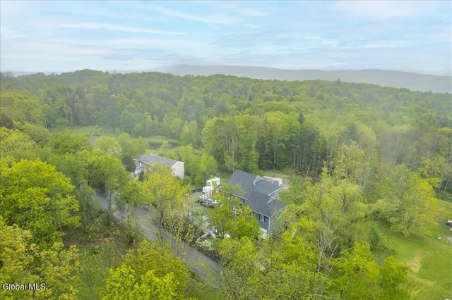 $679,000 | 14 Calvin Cole Road, Stephentown, NY 12169