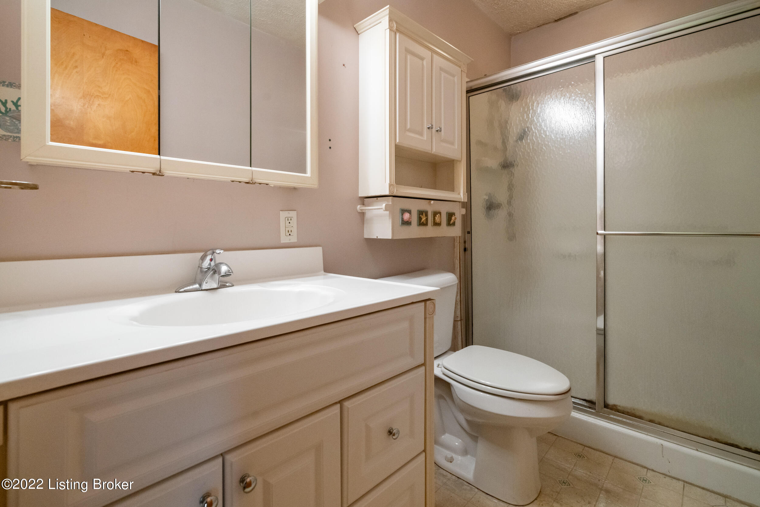 1045 Clayborne Road Louisville, KY 40214 - Photo 22 of 48 1045 Clayborne Road-33