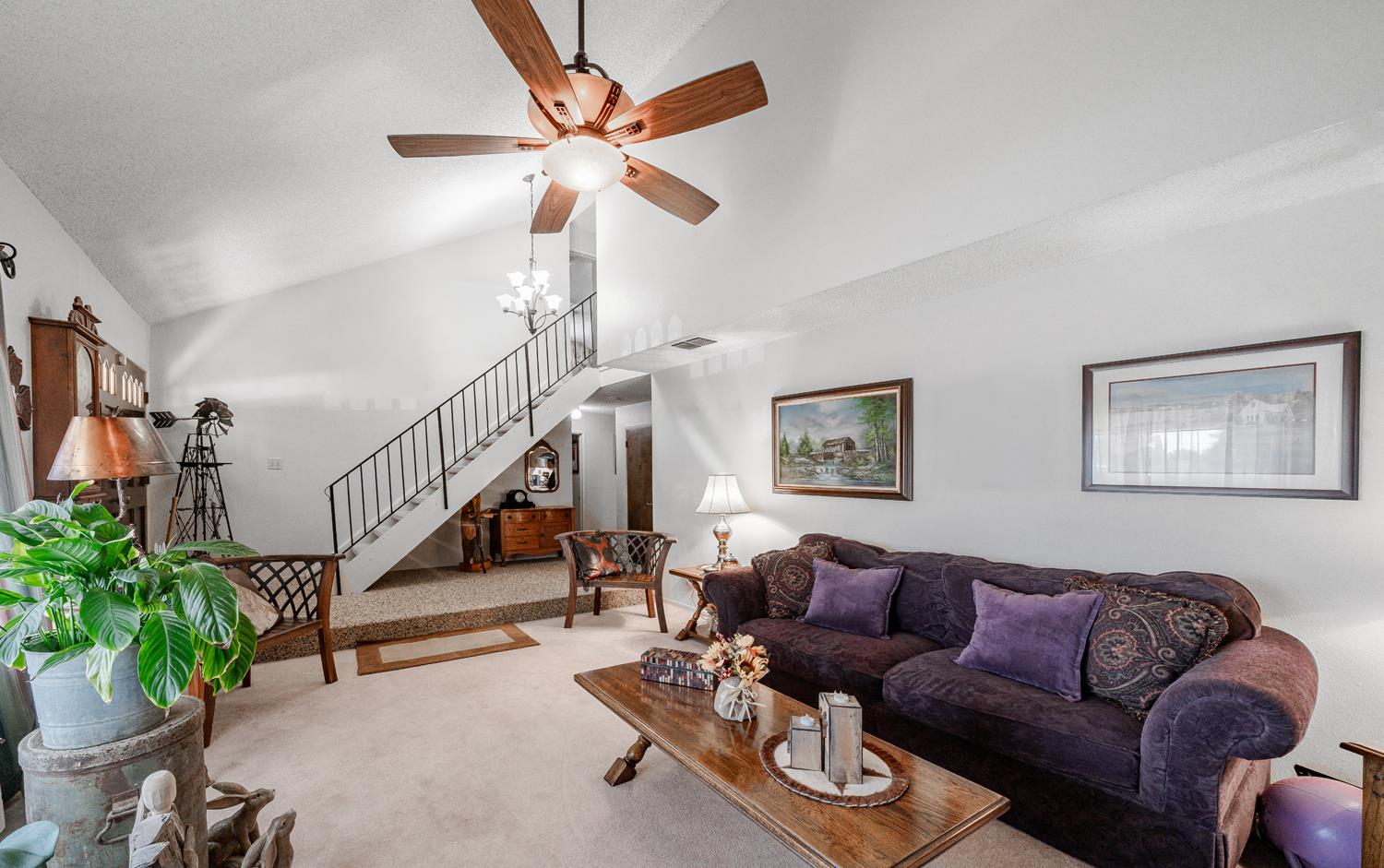 20058 Cardoza Road Los Banos, CA 93635 - Photo 5 of 30 a living room with furniture and a potted plant