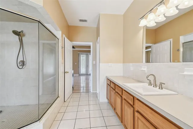 $5,200 | 284 Peninsula Avenue, Tarpon Springs, FL 34689