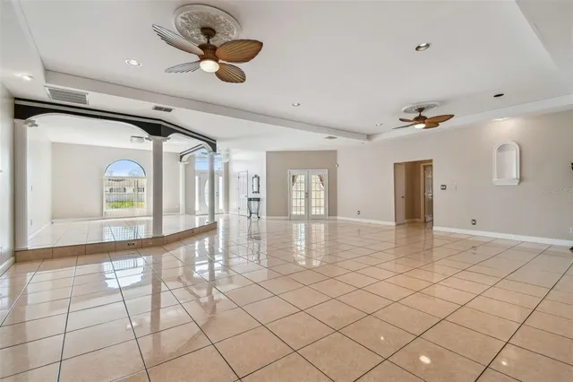 $5,200 | 284 Peninsula Avenue, Tarpon Springs, FL 34689