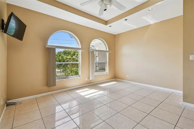 $5,200 | 284 Peninsula Avenue, Tarpon Springs, FL 34689