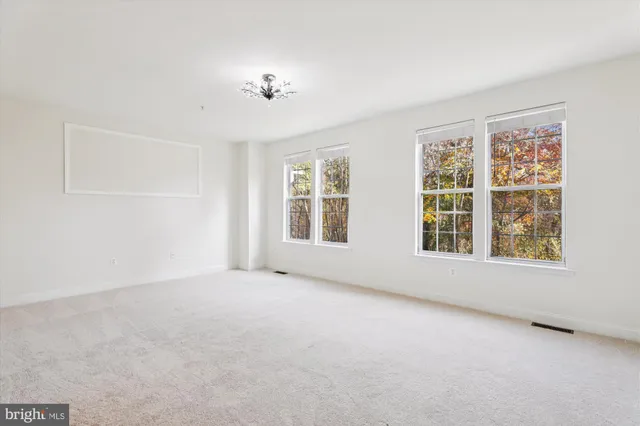 $400,000 | 2550 Kensington Gardens, Unit 107, Ellicott City, MD 21043