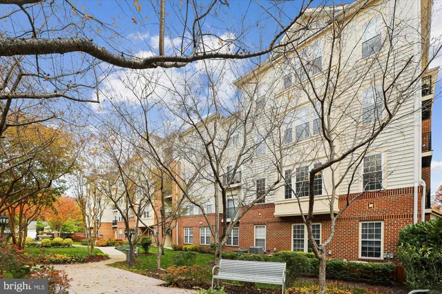 $400,000 | 2550 Kensington Gardens, Unit 107, Ellicott City, MD 21043