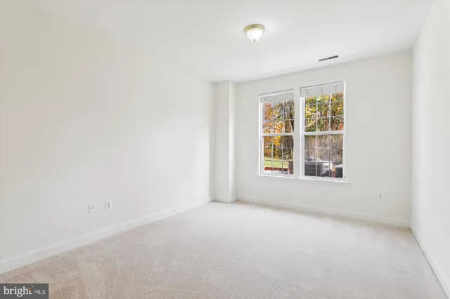 $400,000 | 2550 Kensington Gardens, Unit 107, Ellicott City, MD 21043