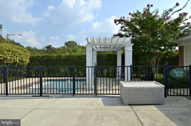 $400,000 | 2550 Kensington Gardens, Unit 107, Ellicott City, MD 21043