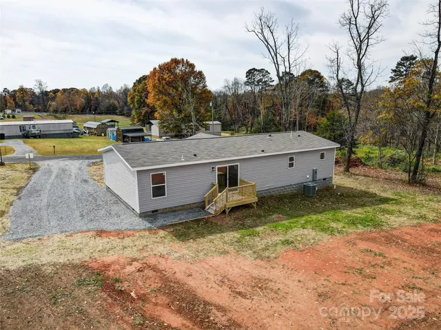 $255,000 | 516 Lake Mullis Road, Harmony, NC 28634