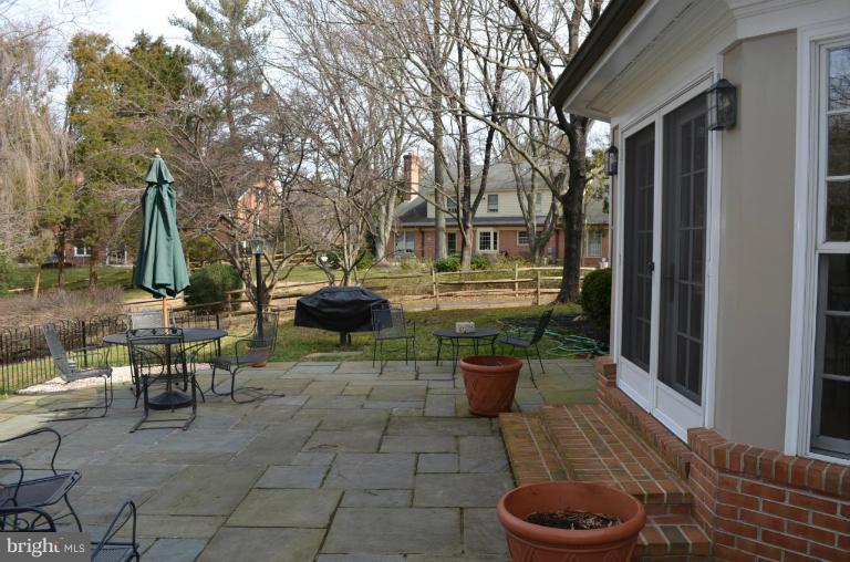 12 Cold Spring Court Potomac, MD 20854 - Photo 22 of 30 Exterior (Rear)