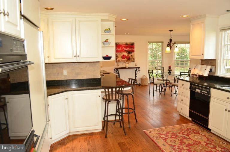 12 Cold Spring Court Potomac, MD 20854 - Photo 23 of 30 Kitchen