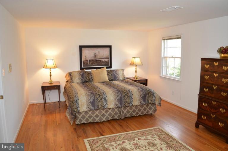 12 Cold Spring Court Potomac, MD 20854 - Photo 6 of 30 Bedroom (Master)