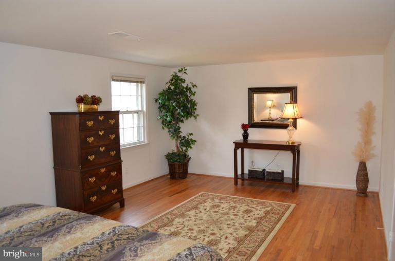 12 Cold Spring Court Potomac, MD 20854 - Photo 7 of 30 Bedroom (Master)