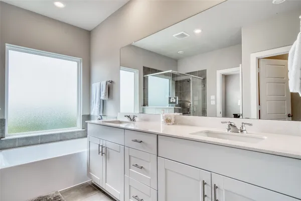 $2,800 | 3830 Singing Coast Path, Houston, TX 77082