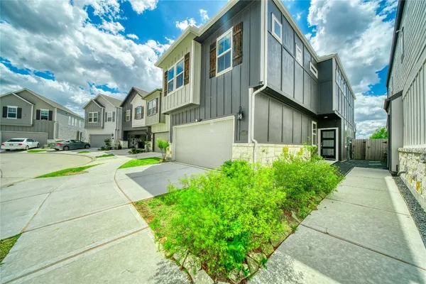 $2,800 | 3830 Singing Coast Path, Houston, TX 77082