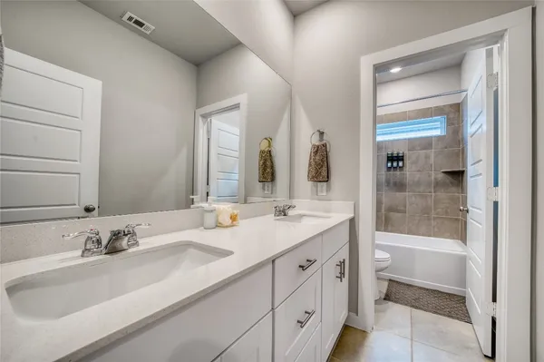 $2,800 | 3830 Singing Coast Path, Houston, TX 77082