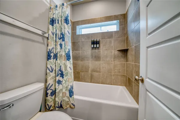 $2,800 | 3830 Singing Coast Path, Houston, TX 77082