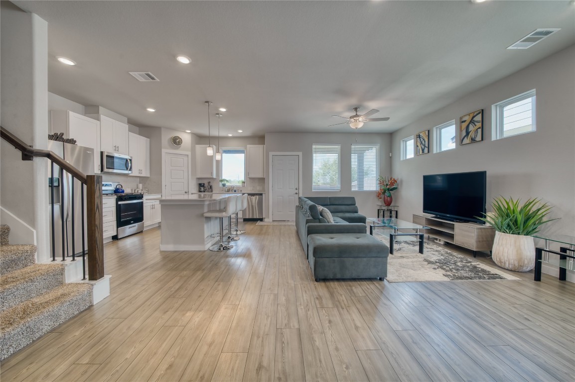 3830 Singing Coast Path Houston, TX 77082 - Photo 9 of 36